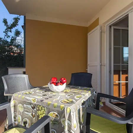 Isabela By El-pi Tours * Punat