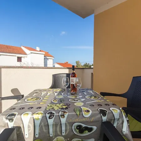 Isabela By El-pi Tours