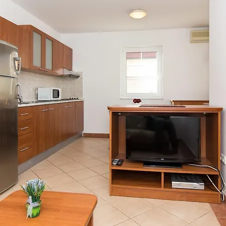 Isabela By El-pi Tours