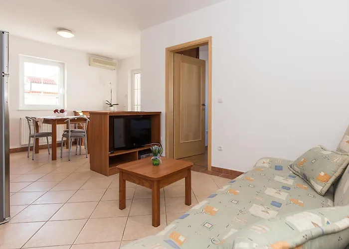 Isabela By El-pi Tours بونات