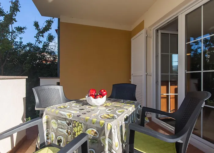 Isabela By El-pi Tours * Punat