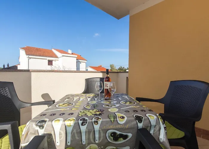 Isabela By El-pi Tours