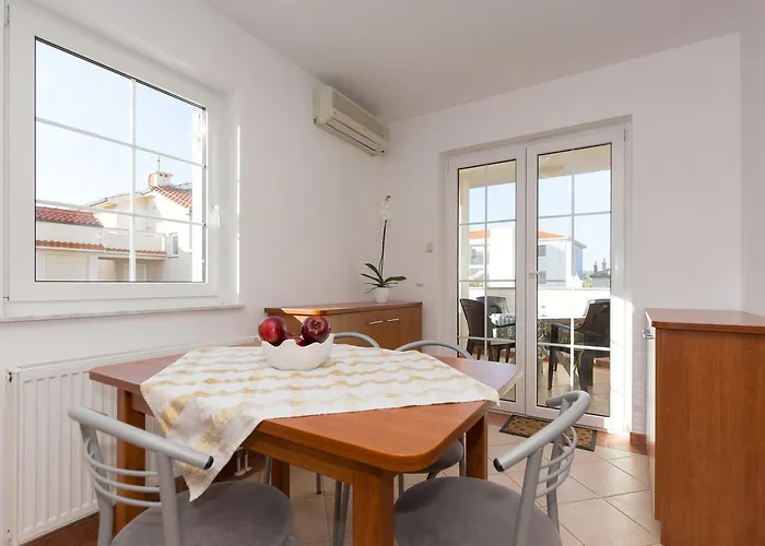 Isabela By El-pi Tours شقة *