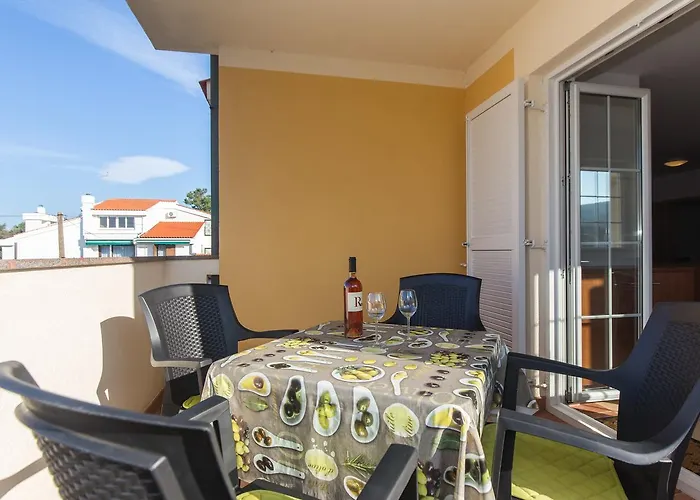 Isabela By El-pi Tours شقة *