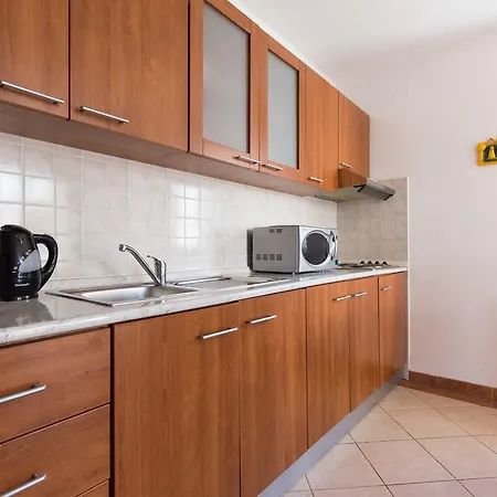 Isabela By El-pi Tours